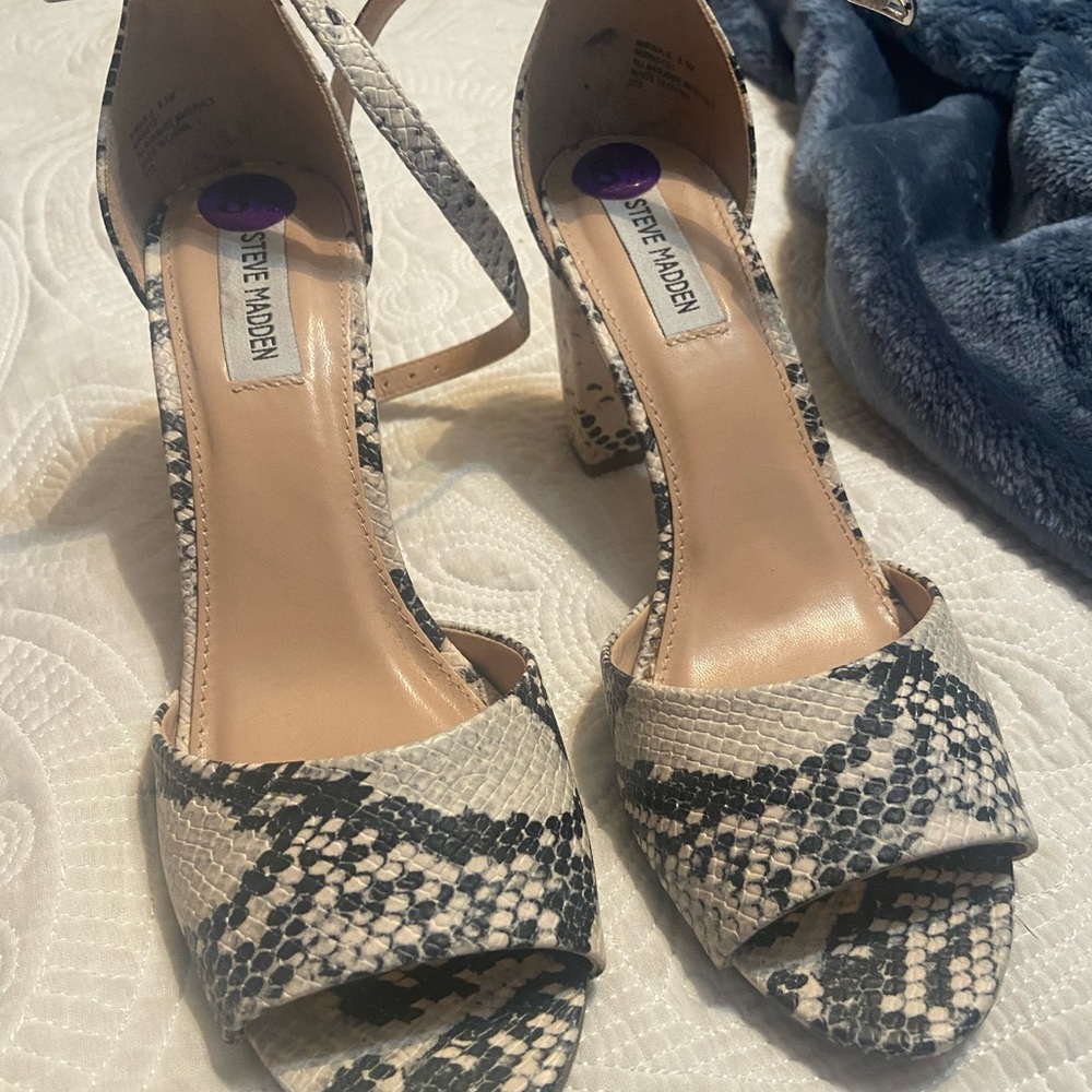 Steve Madden ladies snakeskin heels